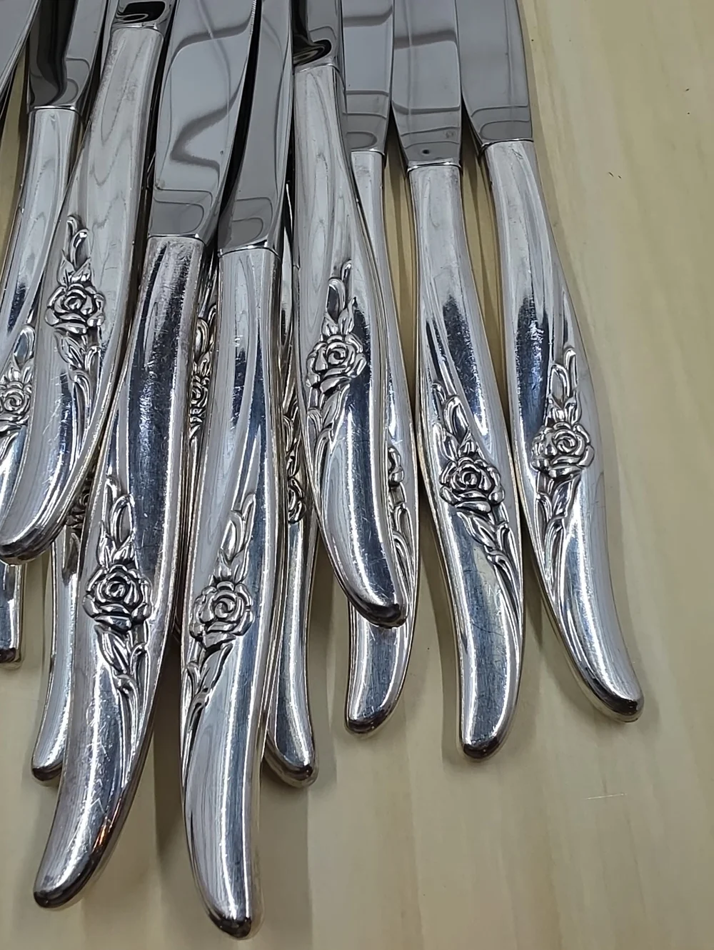 Oneida Rose Song Silverplate Dinner Knives Vintage Rogers Set Of 16